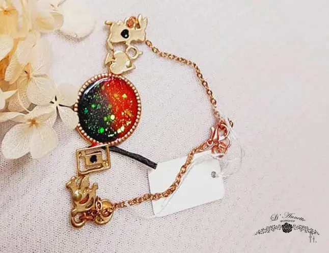 Li'Annette Red & Black Alice in Wonderland Resin Bracelet