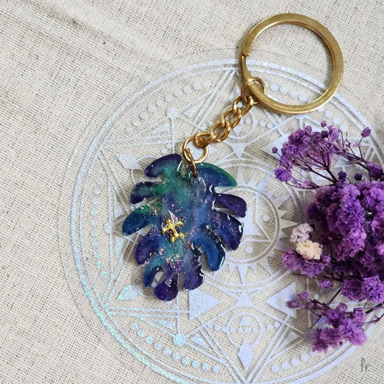 Li'Annette Peacock Leaf Resin Metallic Keychain