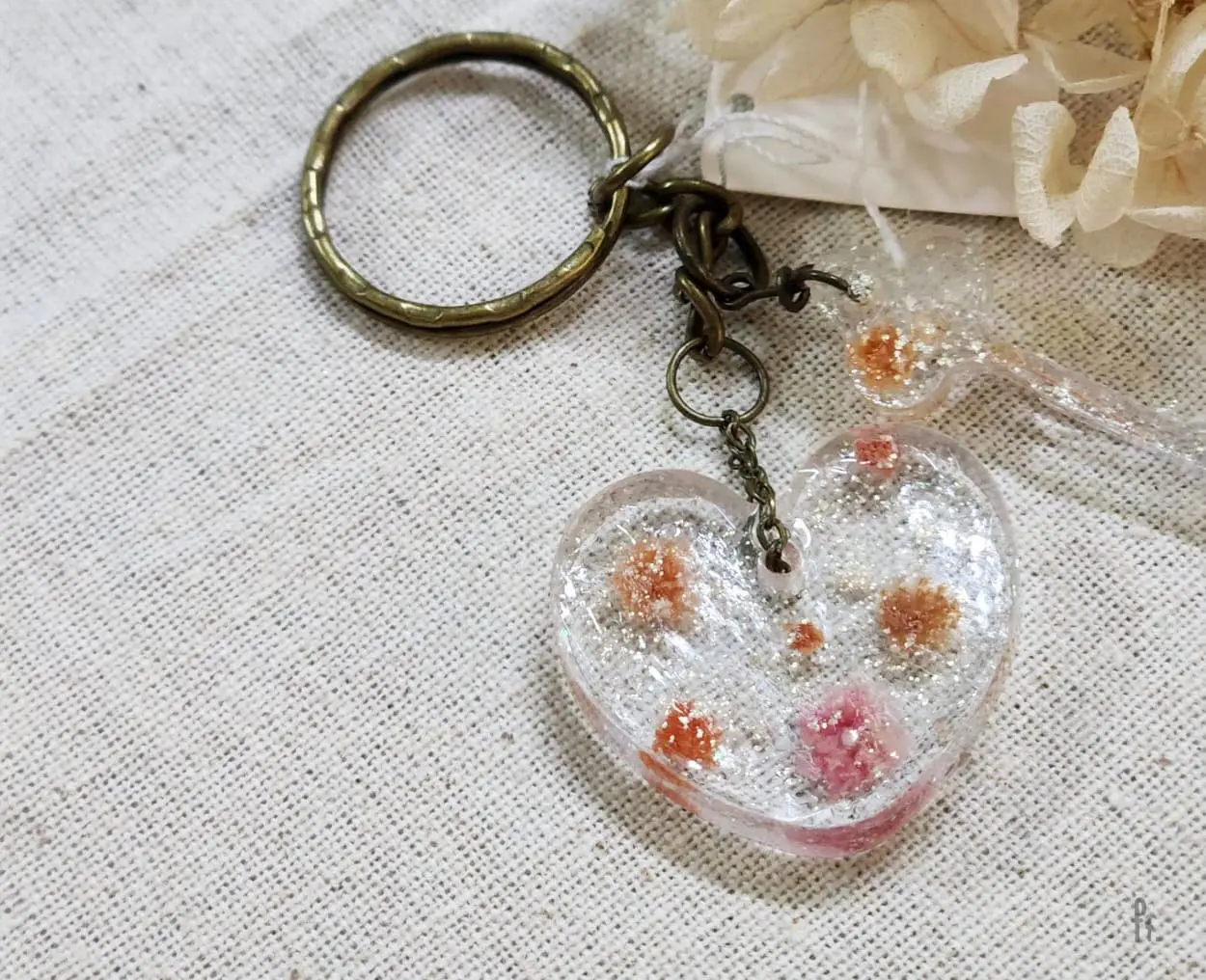 Li'Annette Cottagecore Preserved Baby Breath Resin Metallic Keychain