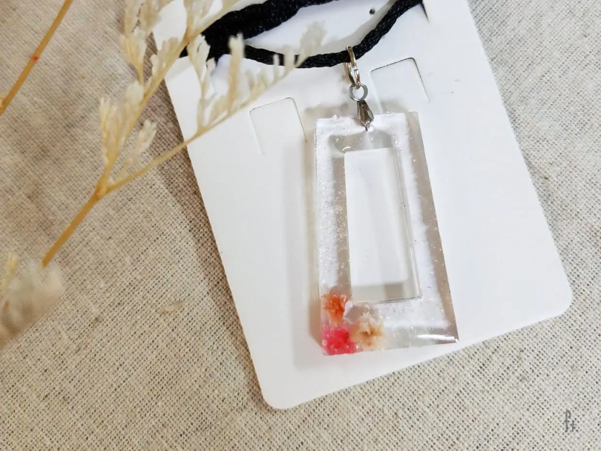 Li'Annette Parallelogram Baby Breath Cottagecore Style Resin Necklace