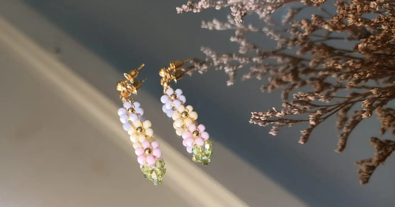 THE STONE 3 Macaron Daisy Beaded Earrings