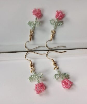 THE STONE Tulip Beaded Earrings - Image 3